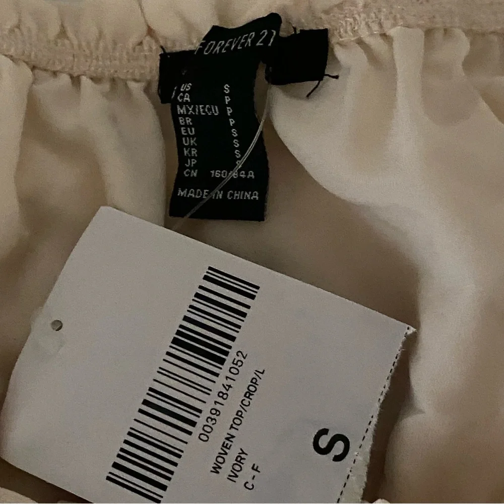 NWT! Forever 21 Cropped Puff Long Sleeve Blouse Top Cream Ivory Smocked Sz Small - Picture 10 of 11